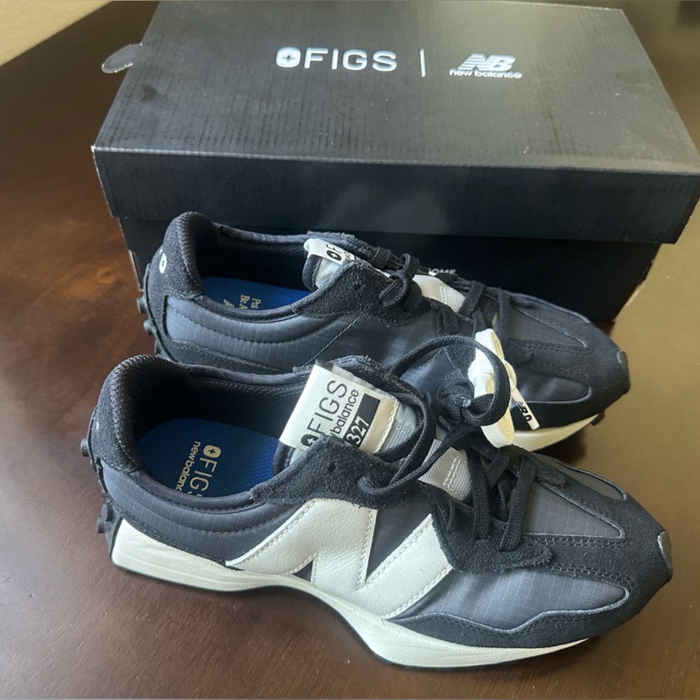 New Balance 327 x Figs